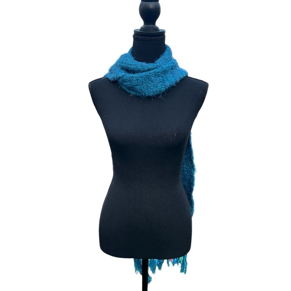Woman’s turquoise soft scarf - Picture 5 of 5
